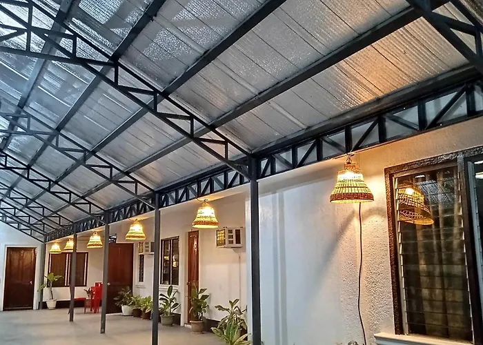 Front Hotel Moalboal
